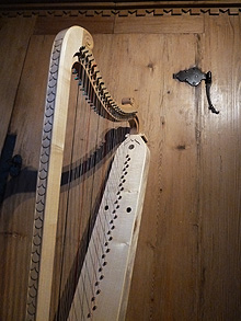 Historische Harfen - Copyright Eric Kleinmann